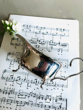 Load image into Gallery viewer, Vintage silver plated sauce boat
