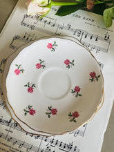 Load image into Gallery viewer, Pretty vintage Colclough ditsy rose teacup trio

