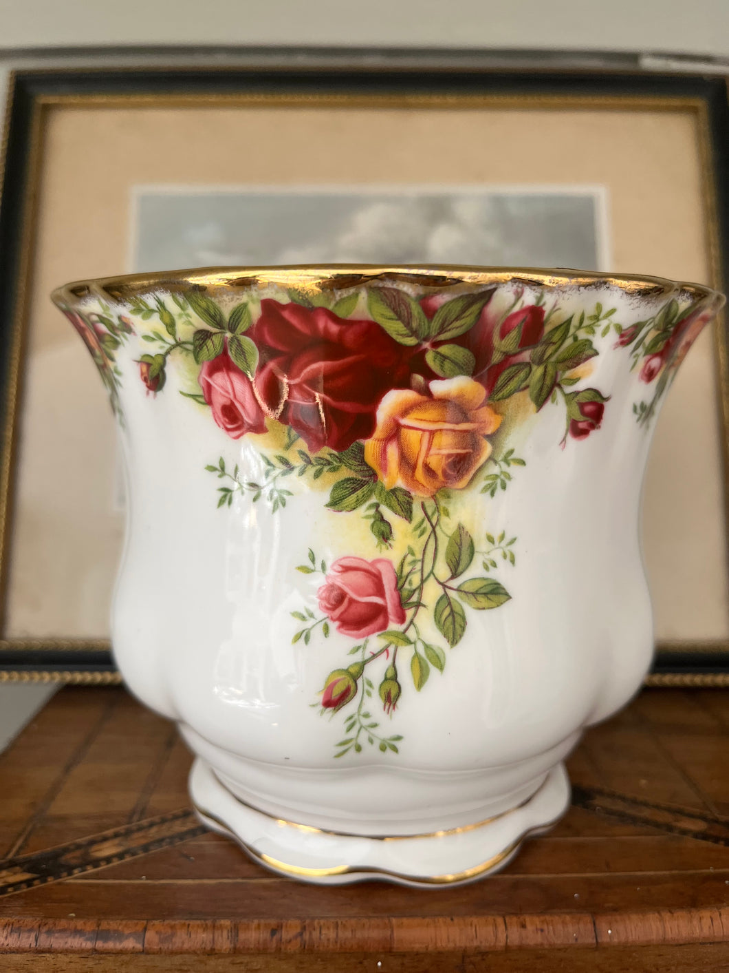 Royal Albert old country roses jardiniere 10 cm high