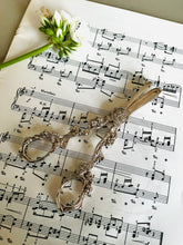 Load image into Gallery viewer, Silver plated ornate grape scissors
