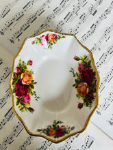 Load image into Gallery viewer, Royal Albert old country roses trinket dish
