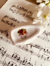 Load image into Gallery viewer, Royal Albert decorative swan
