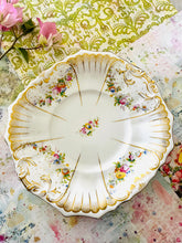 Load image into Gallery viewer, Beautiful antique cake plate c1880 24cm
