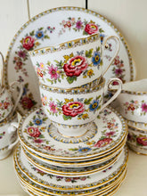 Load image into Gallery viewer, Royal Grafton teaset for 6 Malvern pattern
