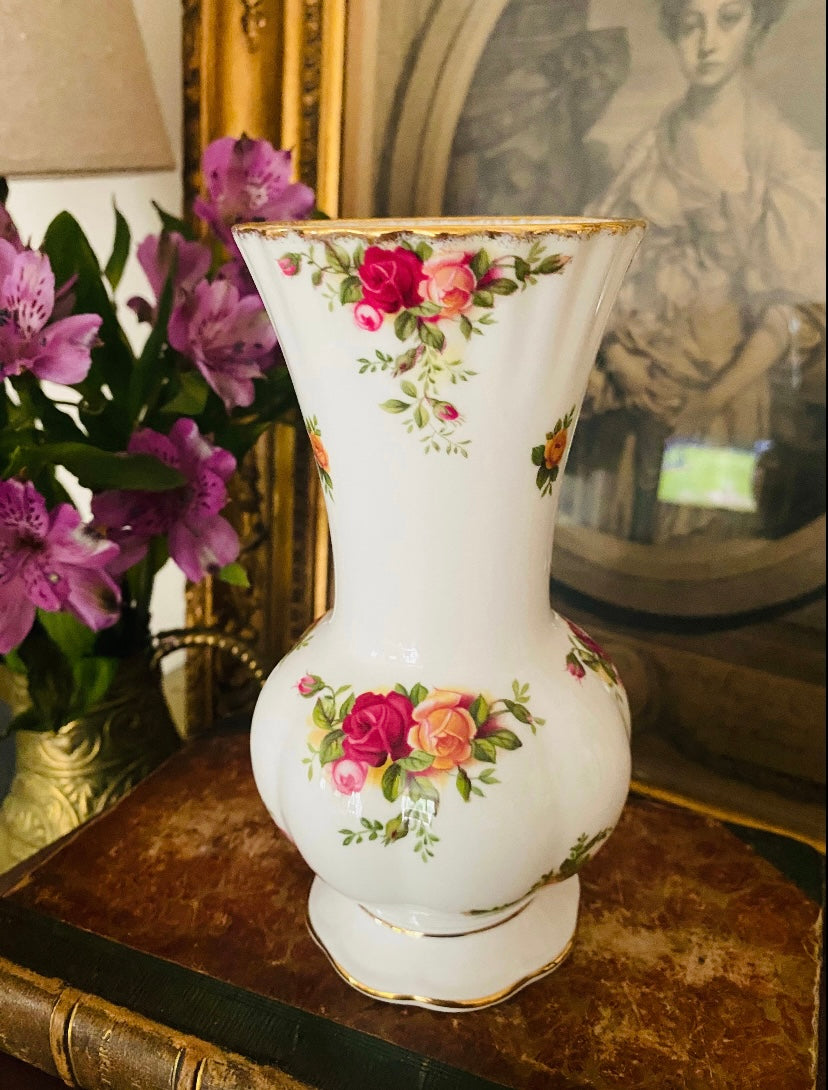 Royal Albert old country roses vase 17cm high