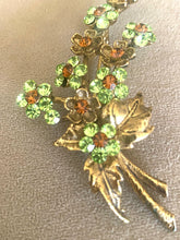 Load image into Gallery viewer, Vintage floral spray brooch
