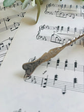 Load image into Gallery viewer, Pretty English silver plated sugar sifter or tea strainer
