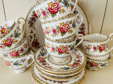 Load image into Gallery viewer, Royal Grafton teaset for 6 Malvern pattern
