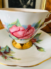 Load image into Gallery viewer, Royal Standard Harry Wheatcroft roses series ‘rendezvous’
