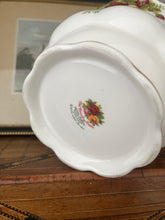 Load image into Gallery viewer, Royal Albert old country roses jardiniere 10 cm high

