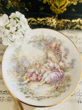 Load image into Gallery viewer, Set of 4 Royal Grafton decorative plates 22cm
