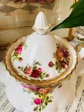 Load image into Gallery viewer, Large Royal Albert old country roses teapot 6/8 teacup size
