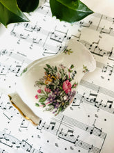 Load image into Gallery viewer, Small Royal Albert vase
