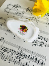 Load image into Gallery viewer, Royal Albert decorative swan
