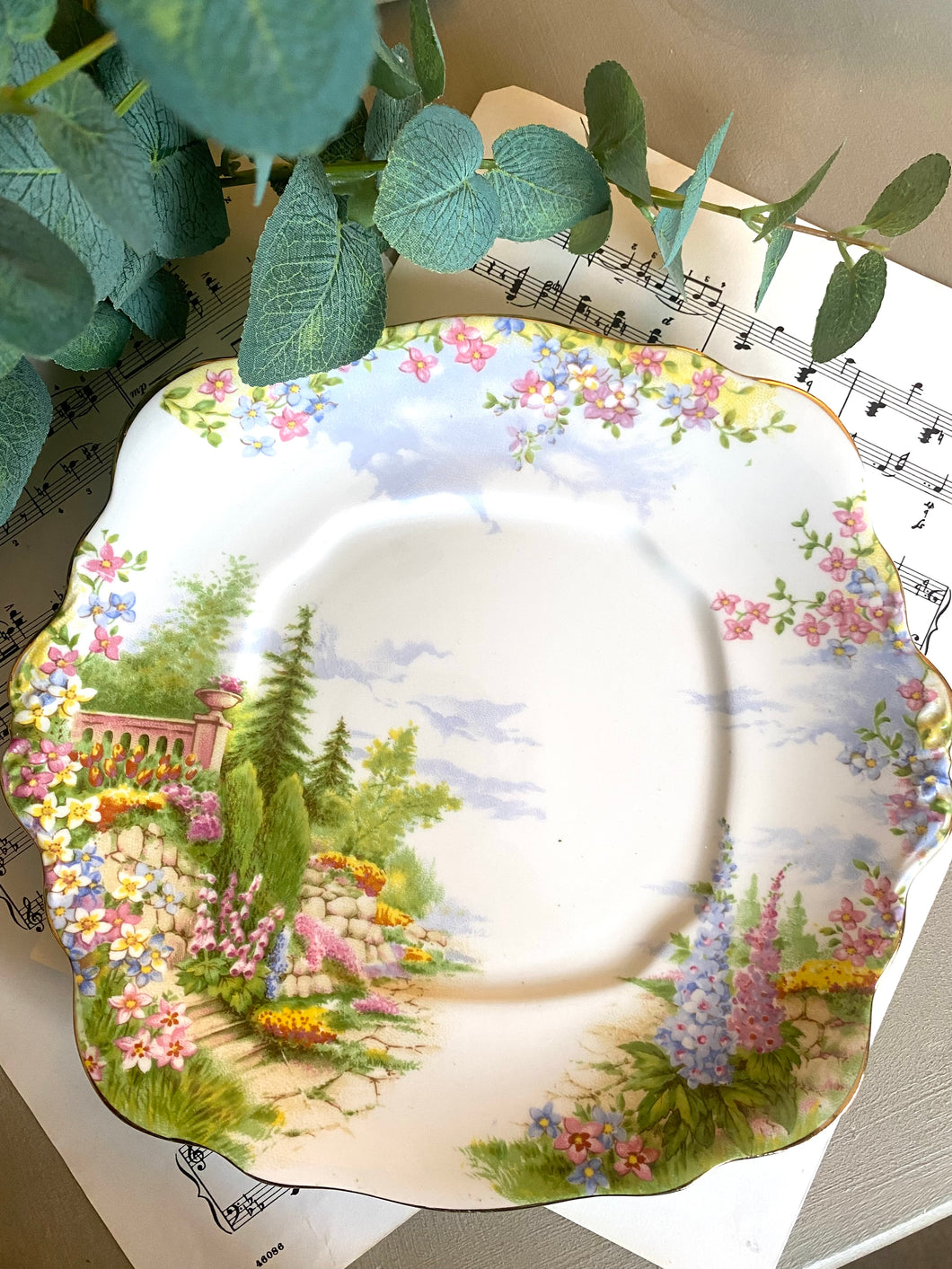 Royal Albert cake plate ‘Kentish Rockery’