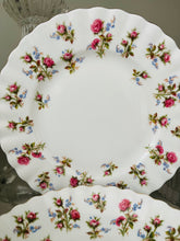 Load image into Gallery viewer, Royal Albert Teacup Trio ‘Winsome’
