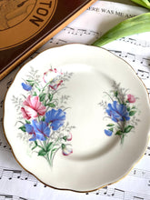 Load image into Gallery viewer, Royal Albert Teacup trio ‘Sweet Pea’
