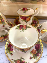 Load image into Gallery viewer, Royal Albert set of 4 old country roses coffee cups and saucers
