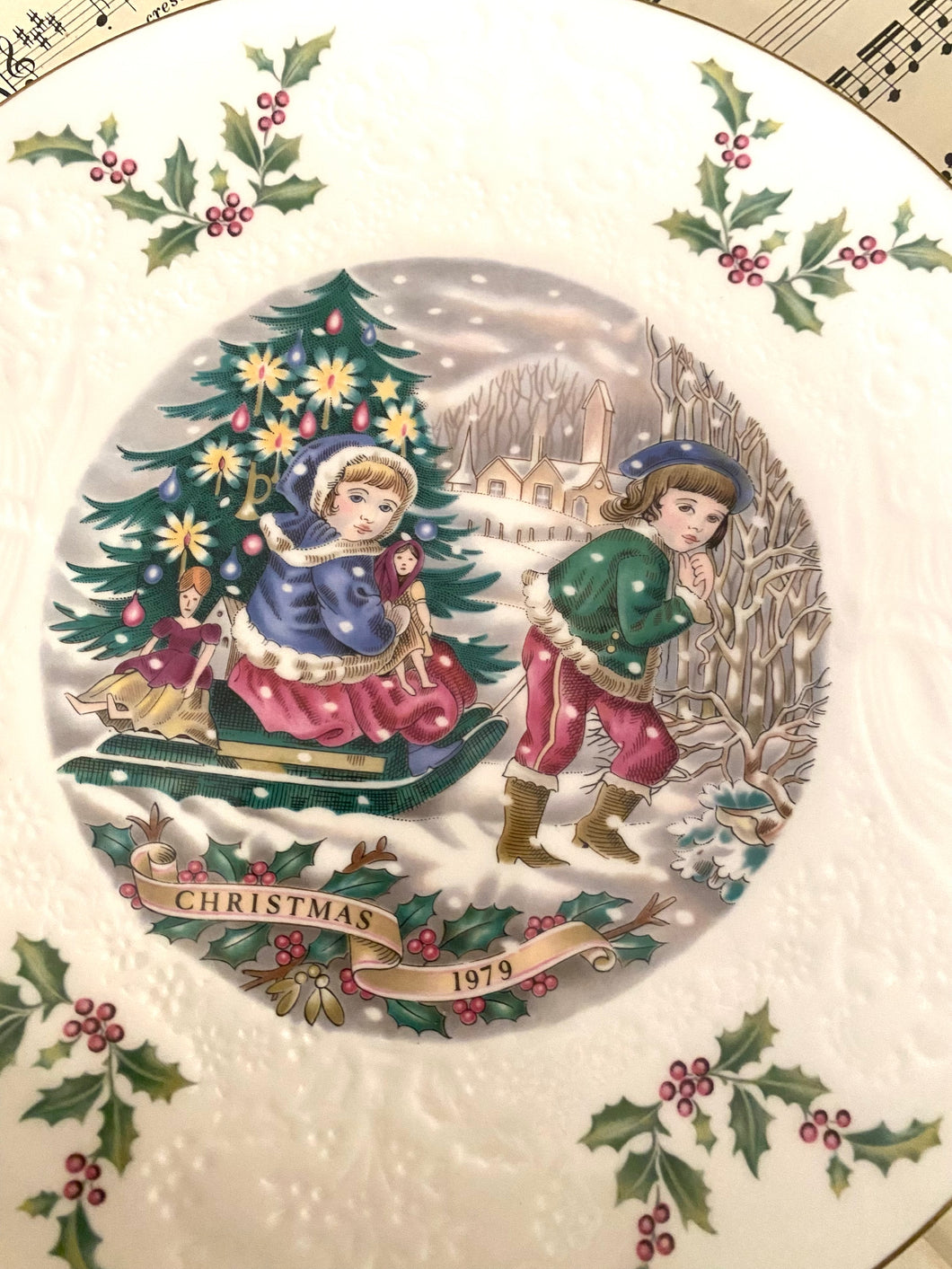 Royal Doulton fine bone china Christmas plate 21cm