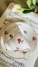 Load image into Gallery viewer, Pretty vintage Colclough ditsy rose teacup trio
