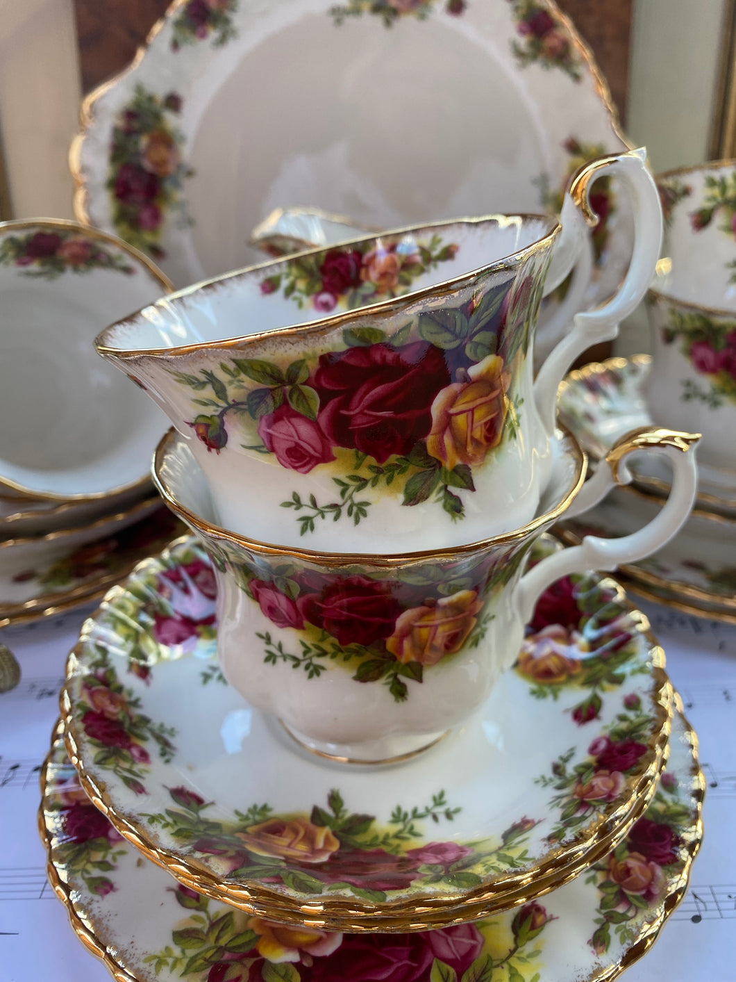 Royal Albert set of 6 teacup trios ‘Old country roses’ pattern