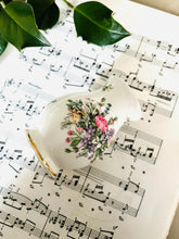 Load image into Gallery viewer, Small Royal Albert vase
