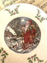 Load image into Gallery viewer, Royal Doulton Christmas plate 21cm
