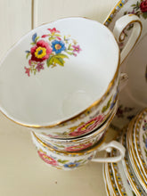 Load image into Gallery viewer, Royal Grafton teaset for 6 Malvern pattern
