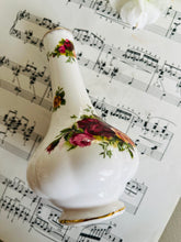 Load image into Gallery viewer, Royal Albert old country roses bud vase
