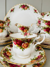 Load image into Gallery viewer, Royal Albert old country roses 21 piece teaset
