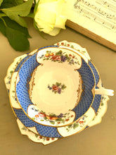 Load image into Gallery viewer, Aynsley china 1930s Teacup trio ‘Scala’ pattern
