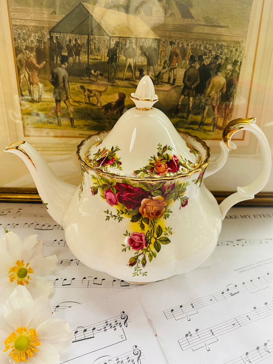 Royal Albert old country roses teapot Medium size 4-6 teacups