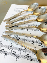 Load image into Gallery viewer, Set of 6 vintage silver plated soup spoons
