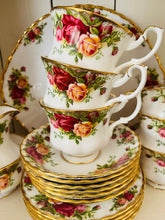 Load image into Gallery viewer, Royal Albert ‘old country roses’ Teaset for 6
