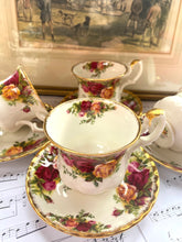 Load image into Gallery viewer, Royal Albert set of 4 old country roses coffee cups and saucers
