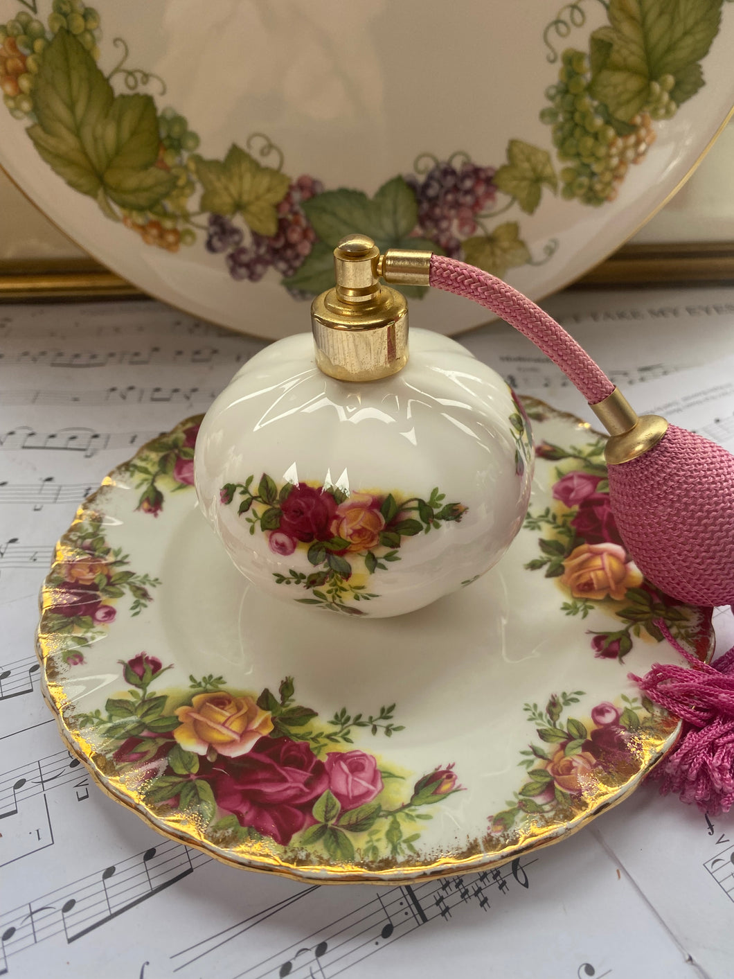 Royal Albert ‘old country roses’ perfume atomiser