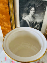 Load image into Gallery viewer, Large Paragon ‘victoriana rose’ Teapot
