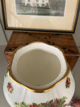 Load image into Gallery viewer, Royal Albert old country roses large vase with lid
