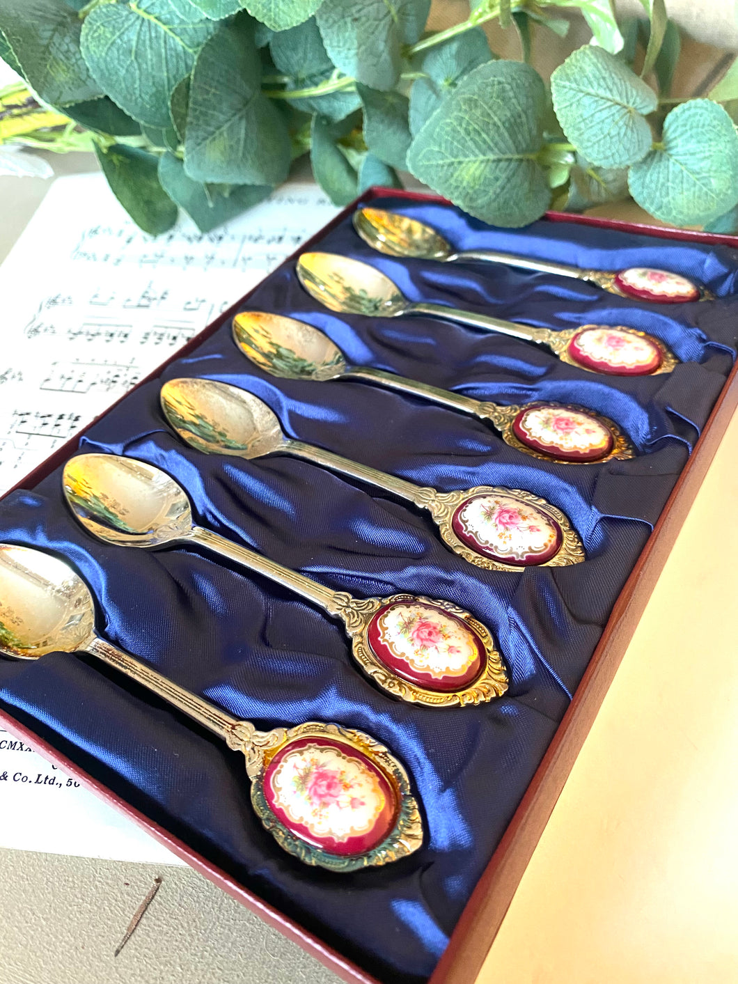 Set of 6 silver plated teaspoons with floral cartouche handle