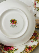 Load image into Gallery viewer, Royal Albert old country roses 21 piece teaset

