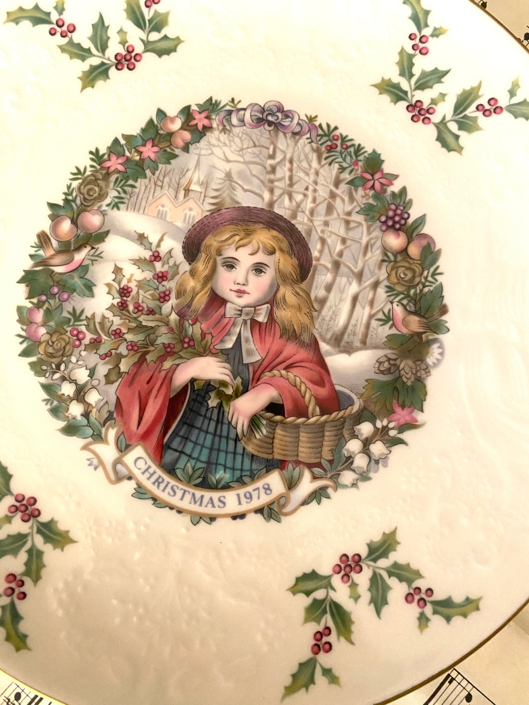 Royal Doulton Christmas plate 21cm