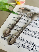 Load image into Gallery viewer, Vintage salad servers
