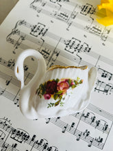 Load image into Gallery viewer, Royal Albert decorative swan
