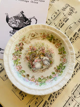 Load image into Gallery viewer, Bramley hedge trinket dish 12cm ‘Summer’
