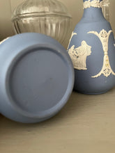 Load image into Gallery viewer, Pair of Wedgwood jasperware vases
