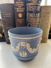 Load image into Gallery viewer, Wedgwood jasperware plant holder 12cm high 13cm wide at top
