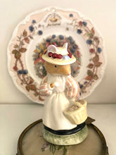 Load image into Gallery viewer, Royal Doulton Bramley Hedge character Lady Woodmouse
