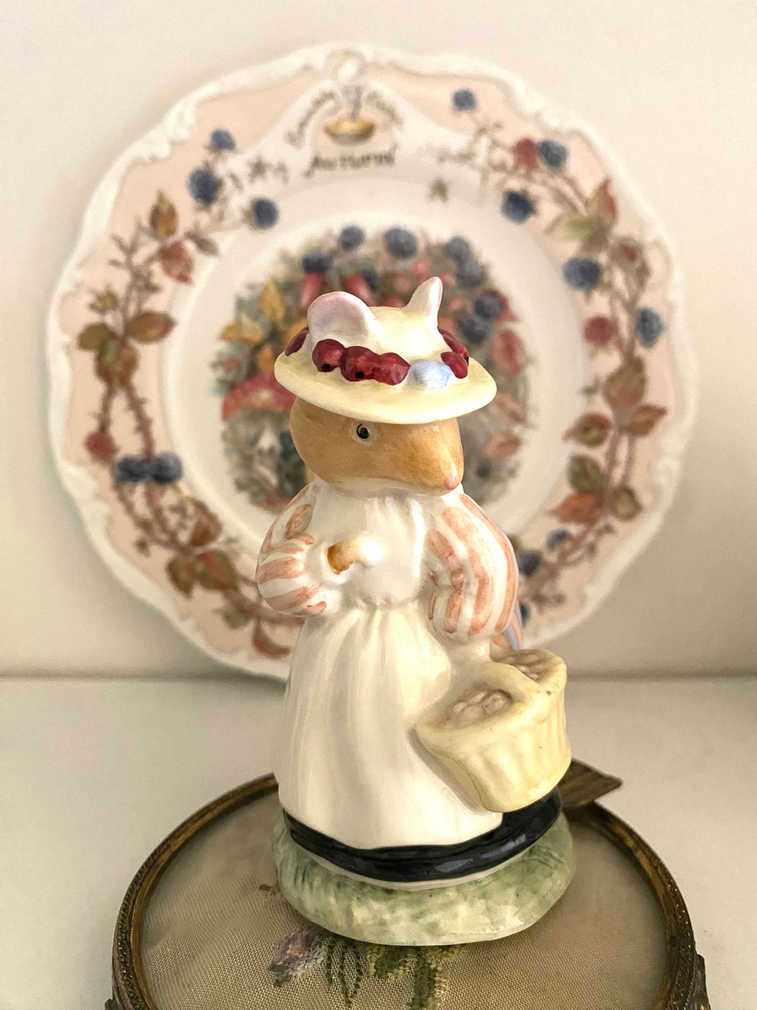 Royal Doulton Bramley Hedge character Lady Woodmouse