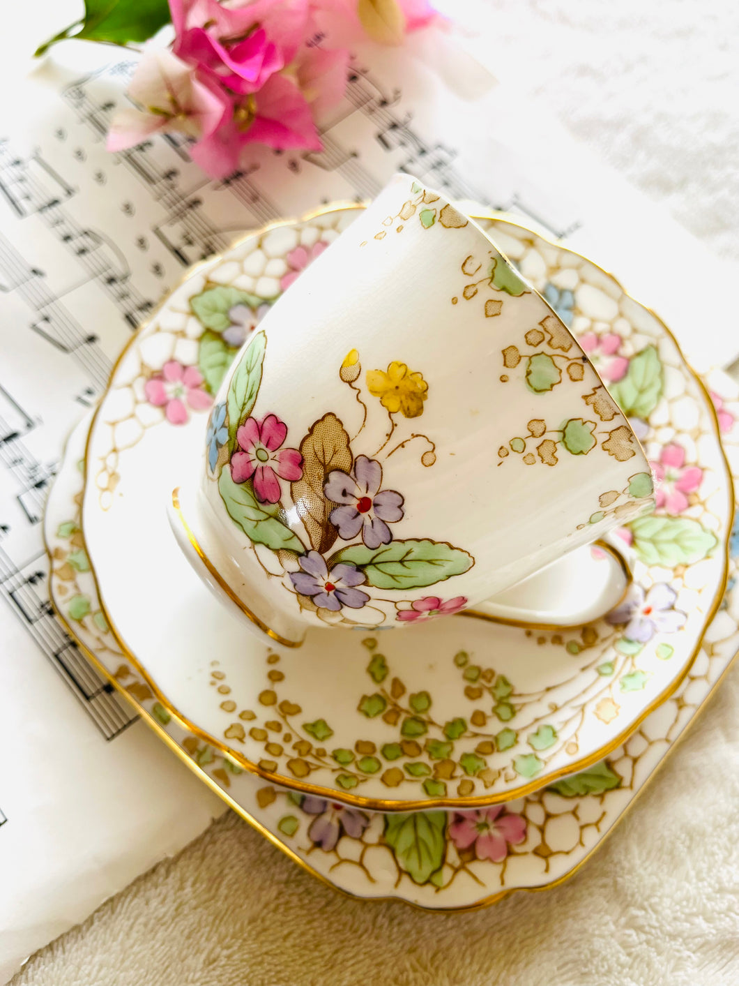 Tuscan china 1940s floral teacup trio