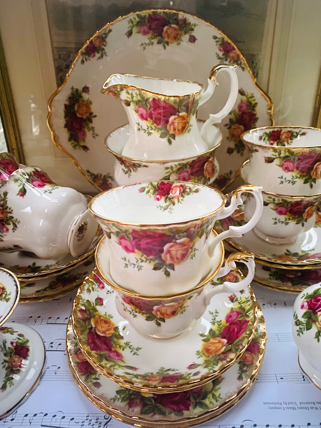 Royal Albert vintage old country roses Teaset for 6